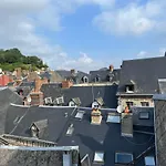 Sur Les Toits De Lägenhet *