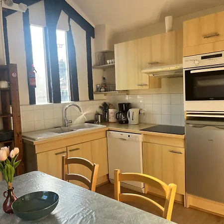 Sur Les Toits De Honfleur