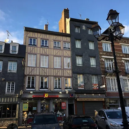 아파트 Sur Les Toits De *